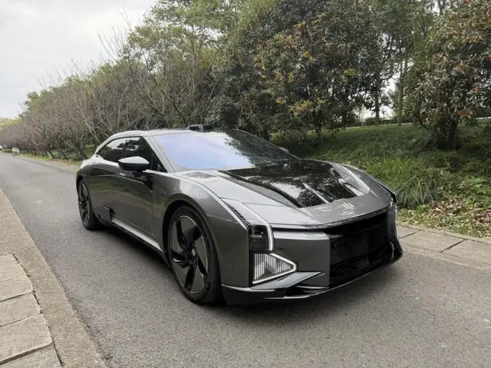HiPhi Z 2023 Model 4 seat Edition – фото 3