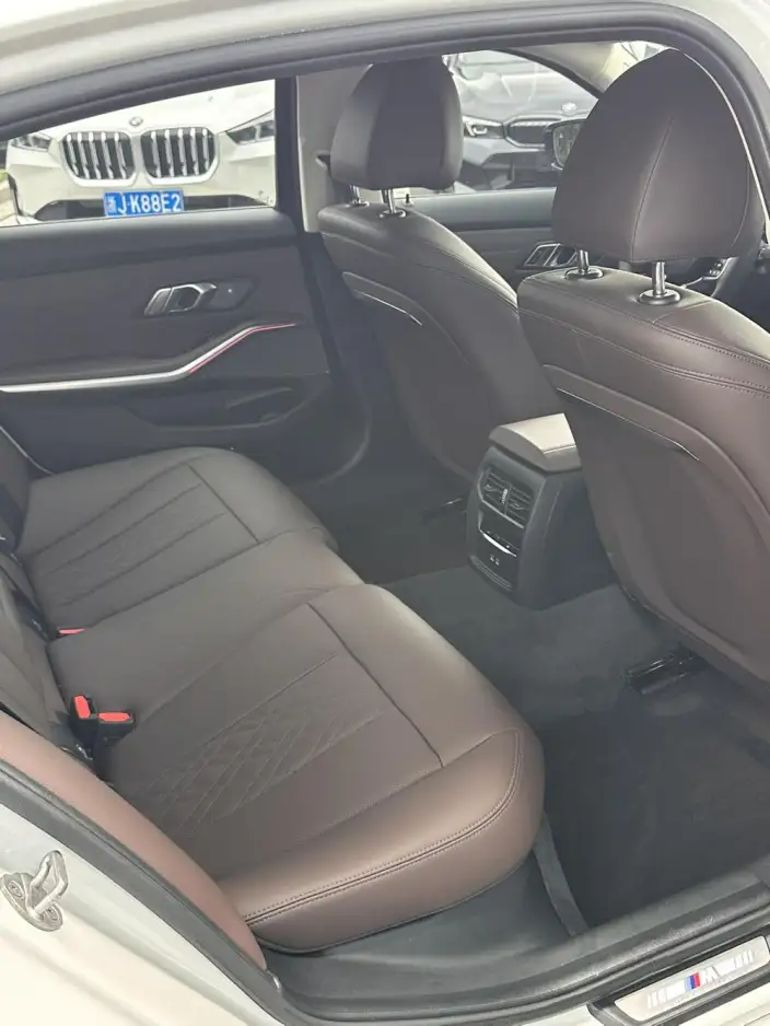 BMW 3 Series 2025 Model 330Li M Sports Night Set – фото 6