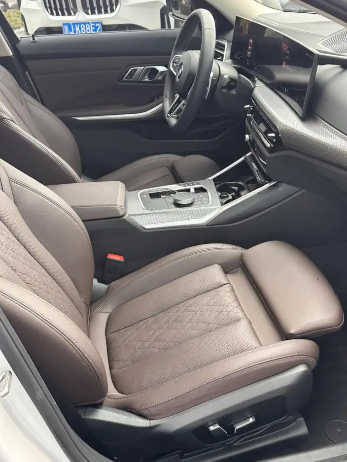BMW 3 Series 2025 Model 330Li M Sports Night Set – фото 8