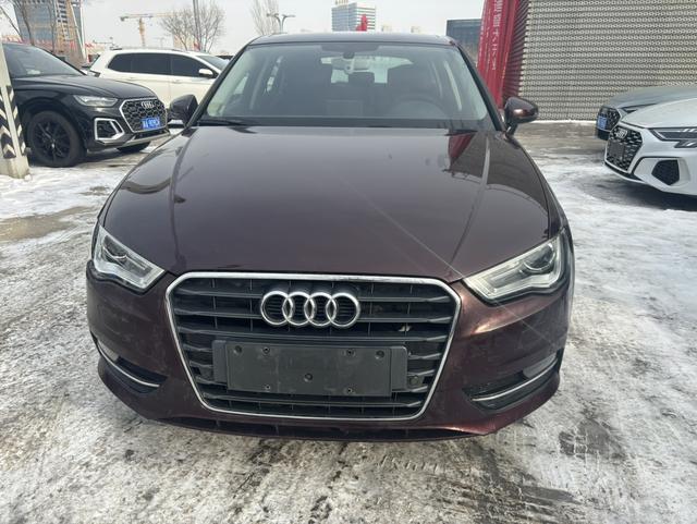 Audi A3 2016 Sportback 35 TFSI Special Edition – фото 2