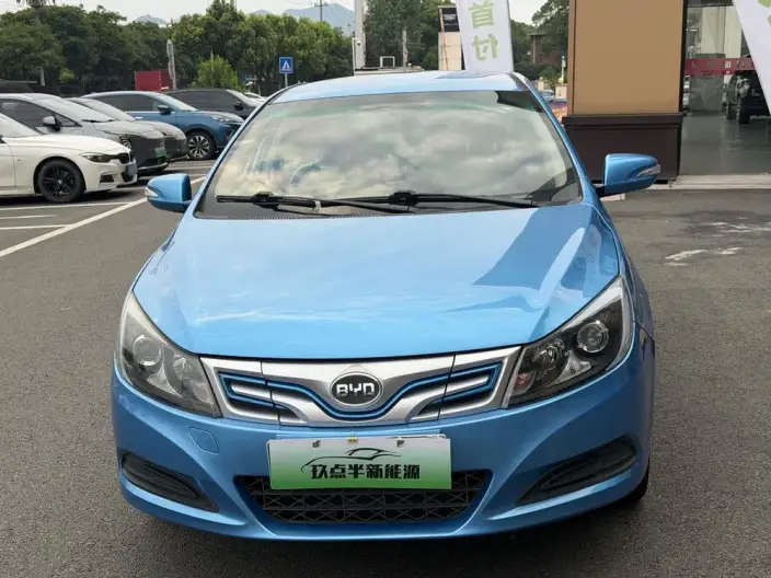 BYD E5 2017 Model 300 Zunrong Model – фото 2
