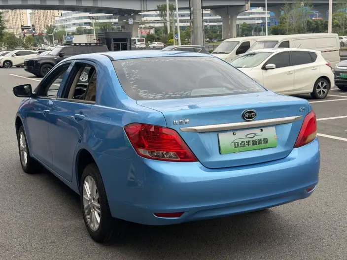 BYD E5 2017 Model 300 Zunrong Model – фото 4