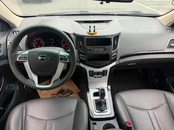 BYD E5 2017 Model 300 Zunrong Model – фото 7