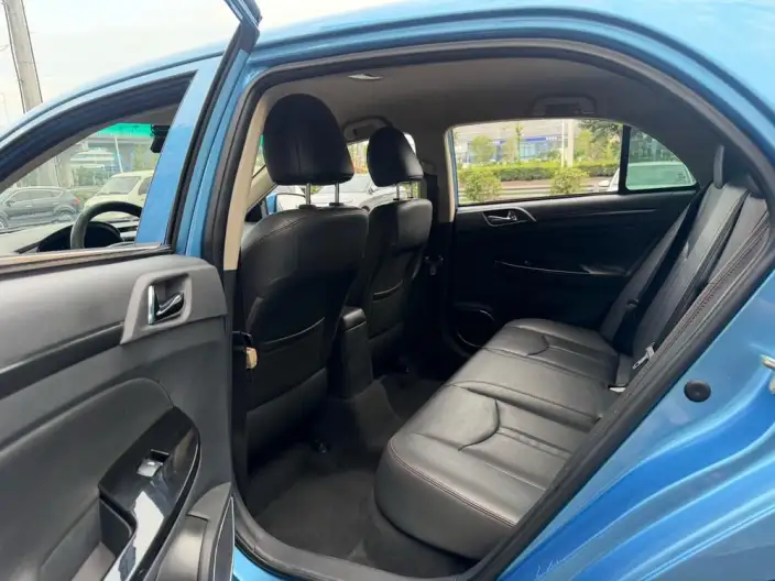 BYD E5 2017 Model 300 Zunrong Model – фото 9