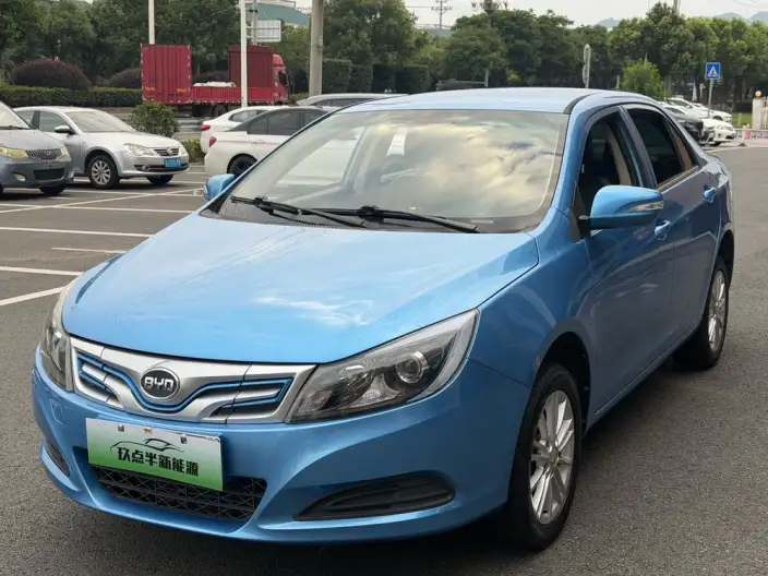 BYD E5 2017 Model 300 Zunrong Model – фото 10