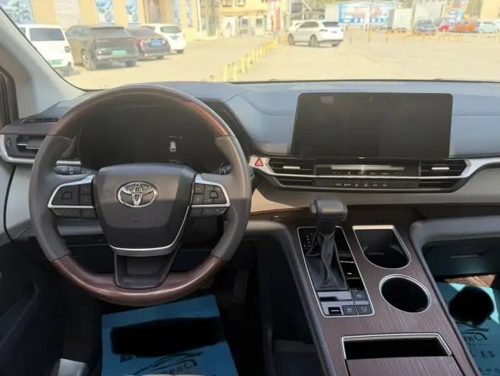 Toyota Sienna 2024 Model Hybrid 2.5L Comfort Edition – фото 6