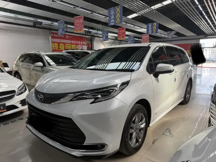 Toyota Sienna 2024 Model Hybrid 2.5L Comfort Edition – фото 10