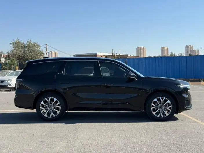 Ford Edge 2023 Model Ford Edge L 2.0T EcoBoost 4WD VII seat Supreme Model – фото 5