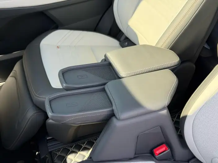 Ford Edge 2023 Model Ford Edge L 2.0T EcoBoost 4WD VII seat Supreme Model – фото 10