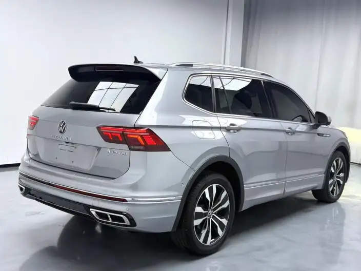 Volkswagen Tiguan L 2022 Model 330TSI Automatic 2WD R-Line Ultimate Edition – фото 3