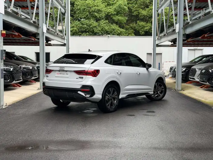 AUDI Q3 Sportback 2024 Model 40 TFSI Fashion Model – фото 5