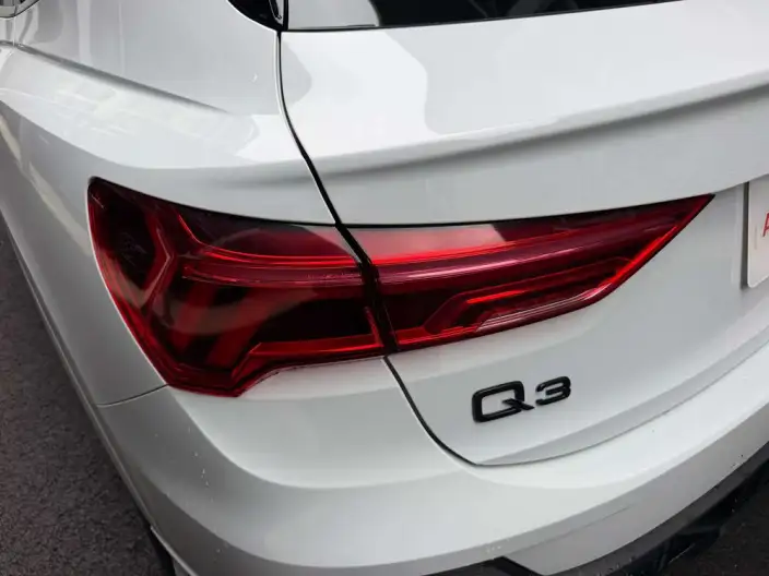 AUDI Q3 Sportback 2024 Model 40 TFSI Fashion Model – фото 8