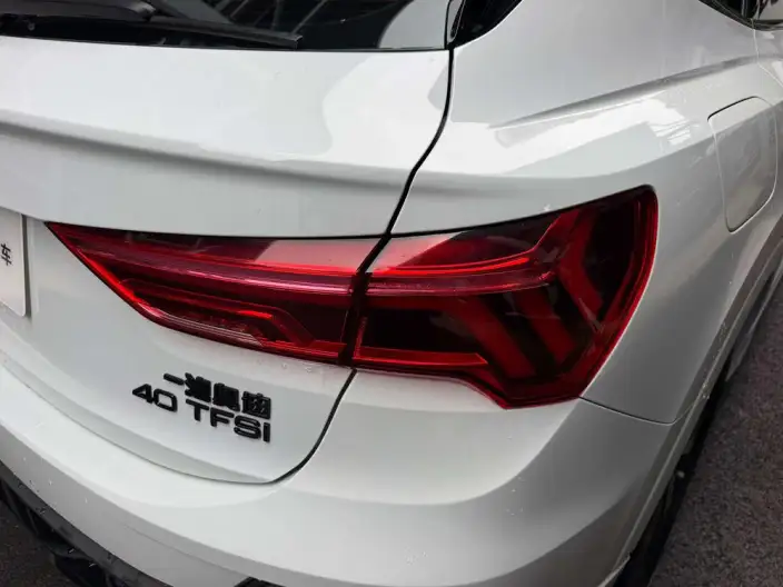 AUDI Q3 Sportback 2024 Model 40 TFSI Fashion Model – фото 9