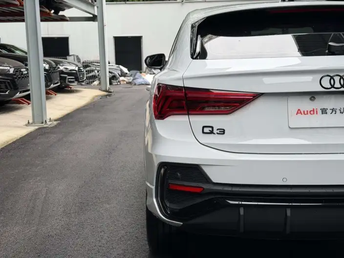 AUDI Q3 Sportback 2024 Model 40 TFSI Fashion Model – фото 10