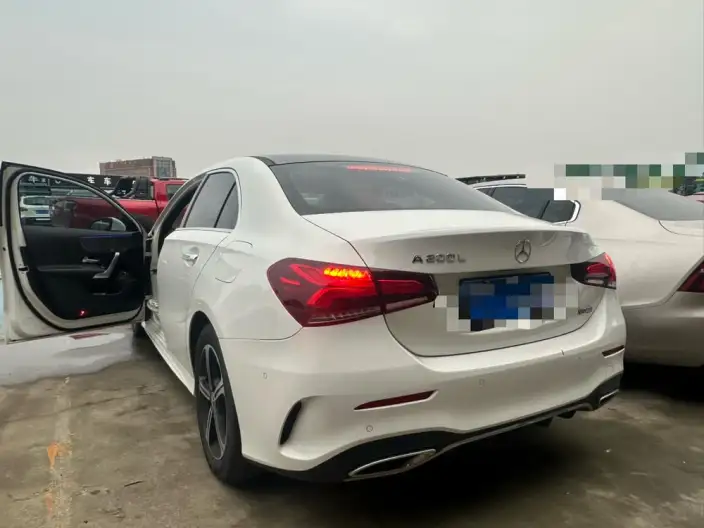 Mercedes-Benz A-class 2022 Model A 200 L Sports sedan Dynamic Edition – фото 4