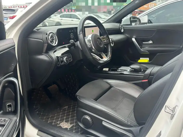 Mercedes-Benz A-class 2022 Model A 200 L Sports sedan Dynamic Edition – фото 10
