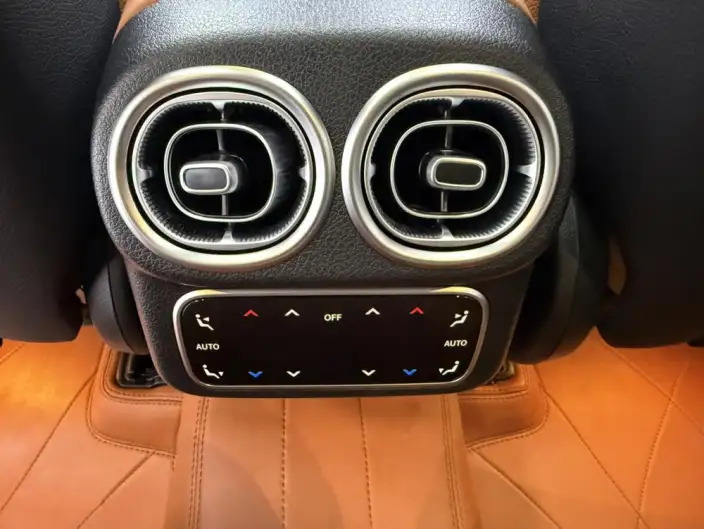Mercedes-Benz GLC 2024 Model Facelift GLC 300 L 4MATIC Dynamic Model 5 seat – фото 8