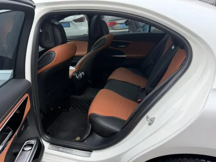 Mercedes-Benz C-Class 2023 Model C 260 L Sports Edition – фото 9