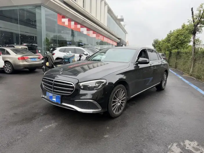 Mercedes-Benz E-Class 2022 Model E 260 L sedan – фото 1