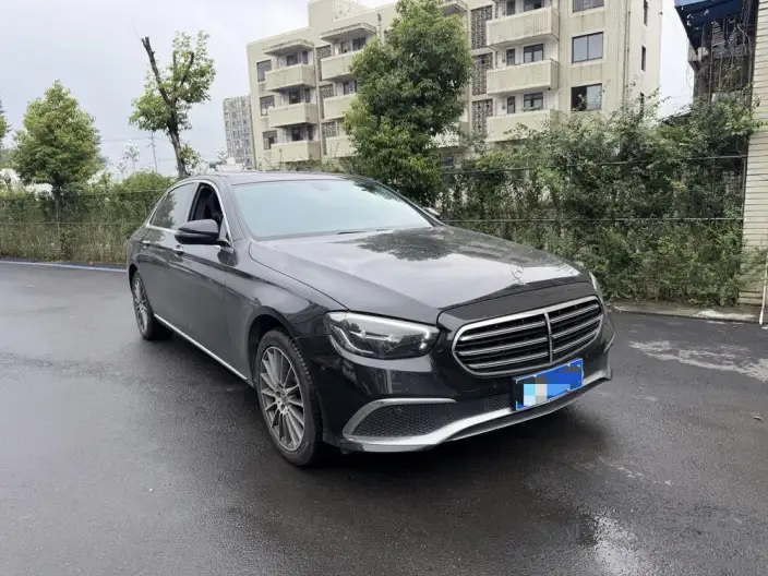 Mercedes-Benz E-Class 2022 Model E 260 L sedan – фото 3