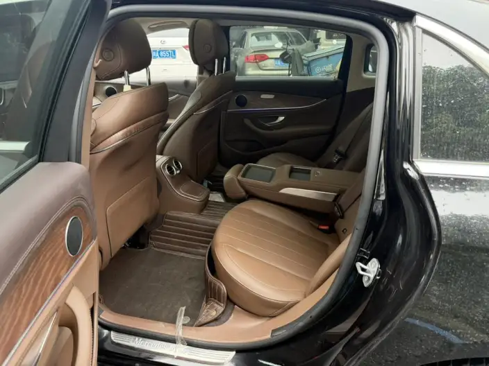 Mercedes-Benz E-Class 2022 Model E 260 L sedan – фото 9