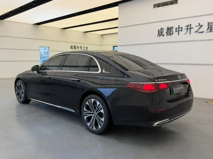 Mercedes-Benz E-Class PHEV 2024 Model E 350 e L sedan – фото 5