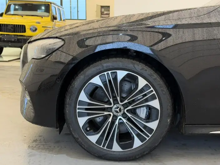 Mercedes-Benz E-Class PHEV 2024 Model E 350 e L sedan – фото 8