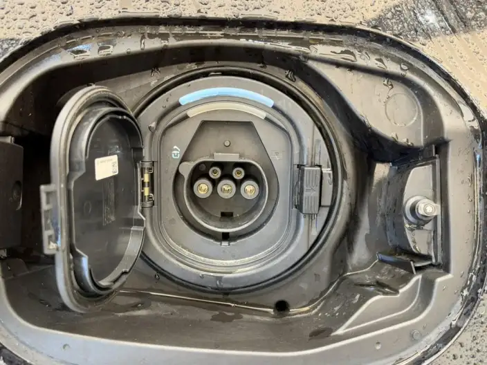 Mercedes-Benz E-Class PHEV 2024 Model E 350 e L sedan – фото 9