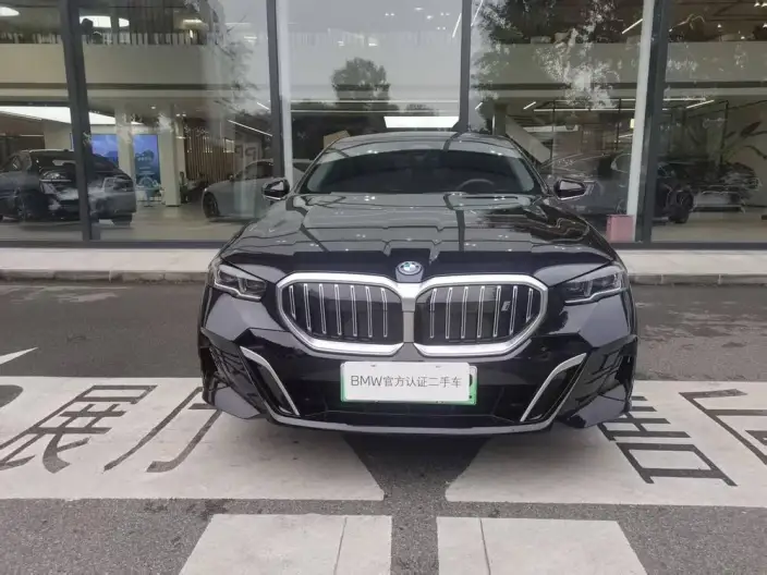 BMW i5 2024 Model eDrive35L Exclusive Model M Sports Set – фото 2