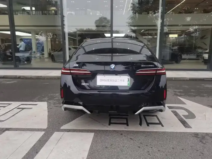 BMW i5 2024 Model eDrive35L Exclusive Model M Sports Set – фото 4
