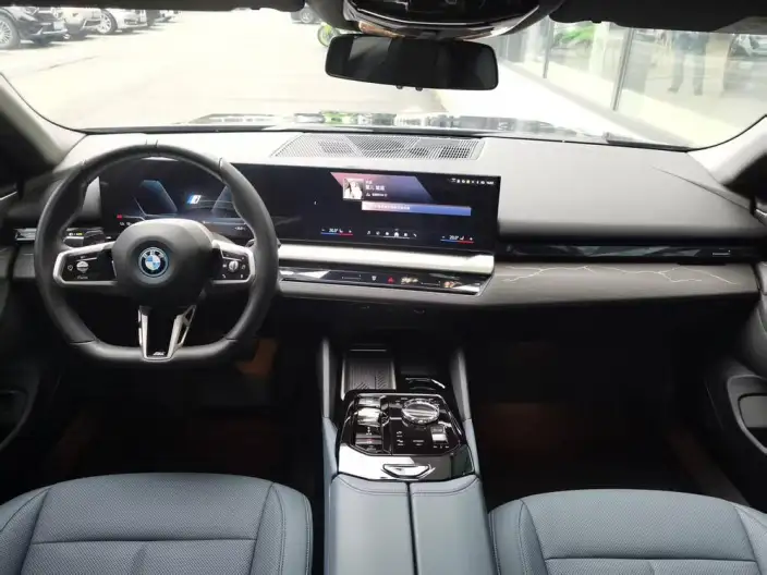 BMW i5 2024 Model eDrive35L Exclusive Model M Sports Set – фото 8