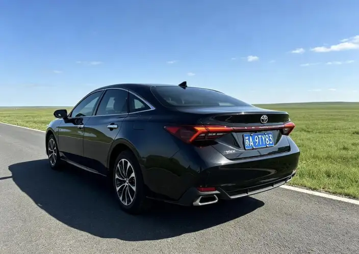 Toyota Avalon 2023 Model 2.0L CVT XLE Exclusive Edition – фото 4