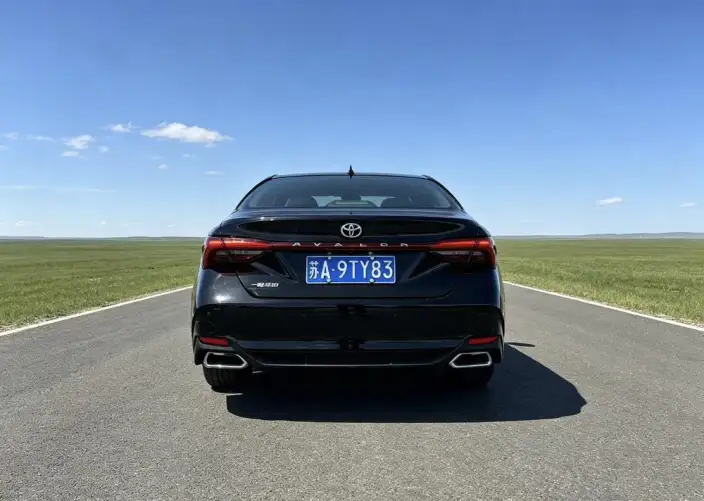 Toyota Avalon 2023 Model 2.0L CVT XLE Exclusive Edition – фото 5