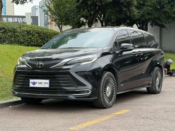 Toyota Sienna 2024 Model Hybrid 2.5L Comfort Edition – фото 1