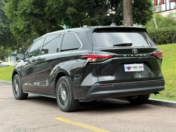 Toyota Sienna 2024 Model Hybrid 2.5L Comfort Edition – фото 4