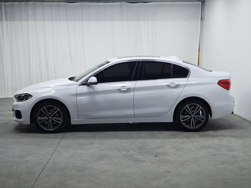 BMW 1 Series 2018 комплектация 118i Sport Sport