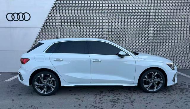 Audi A3 2021 Sportback 35 TFSI Luxury Sport – фото 23