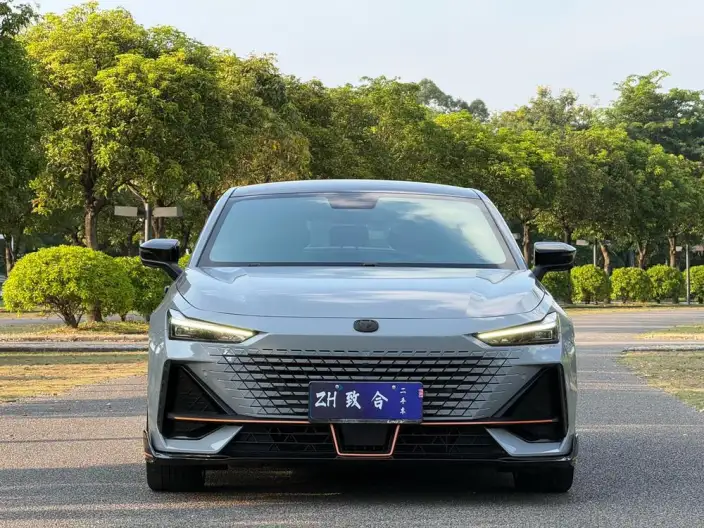 Changan UNI-V 2022 Model 1.5T Sports Edition – фото 2