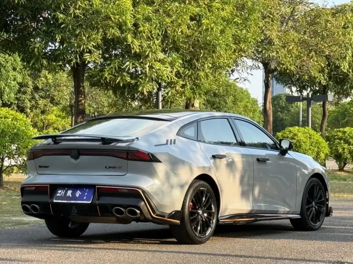 Changan UNI-V 2022 Model 1.5T Sports Edition – фото 6