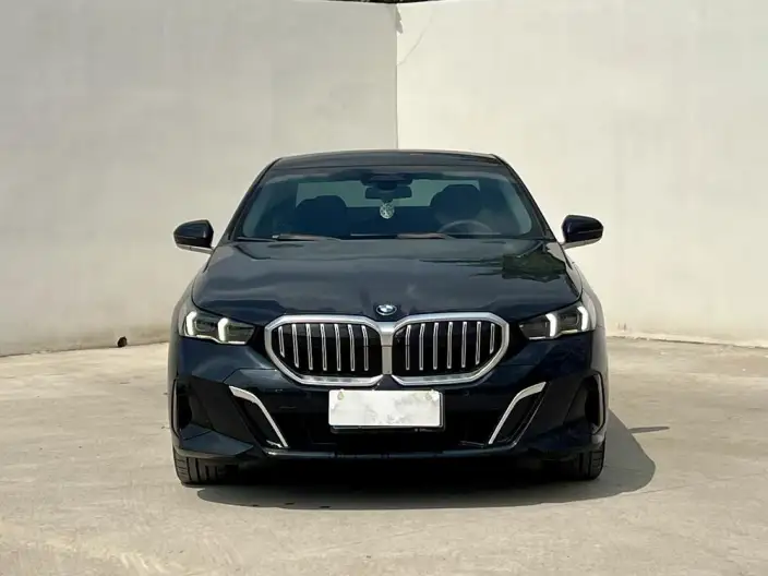 BMW 5 Series 2024 Model 530Li Exclusive Model M Sports Set – фото 2