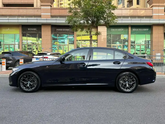 BMW 3 Series 2025 Model 330Li M Sports Night Set – фото 4