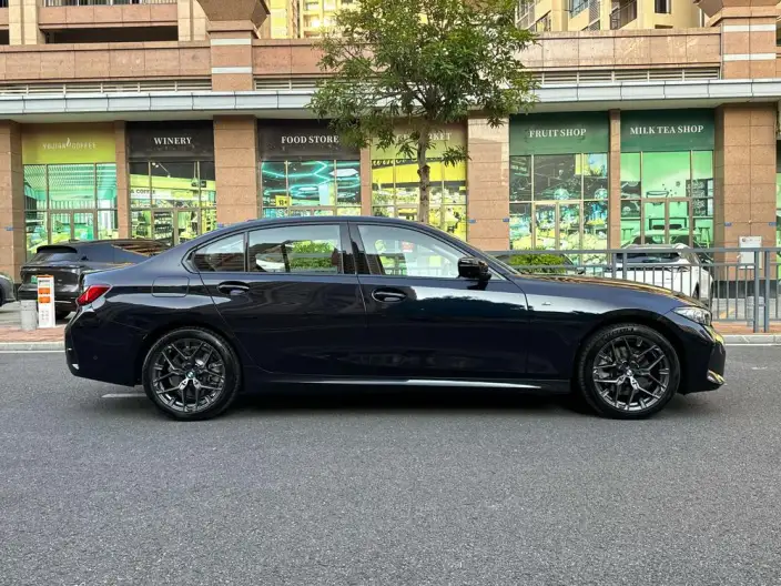 BMW 3 Series 2025 Model 330Li M Sports Night Set – фото 8
