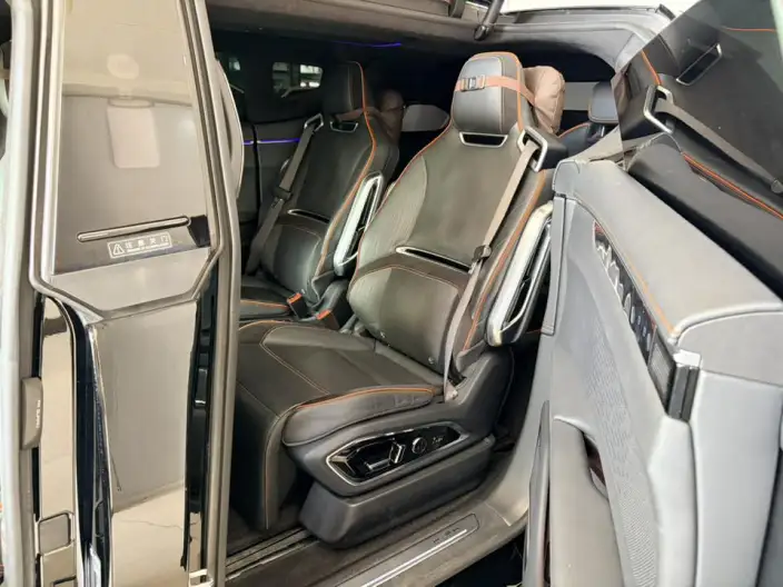 HiPhi X 2021 Model Ultimate Edition 6 seat – фото 10