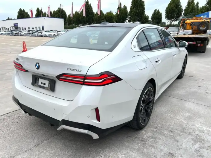BMW 5 Series 2025 Model Facelift 530Li Exclusive Model M Sports Set – фото 3