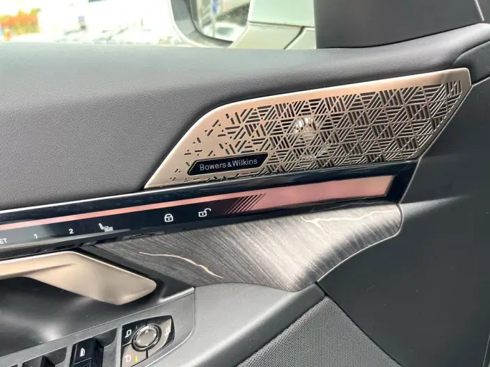 BMW 5 Series 2025 Model Facelift 530Li Exclusive Model M Sports Set – фото 4