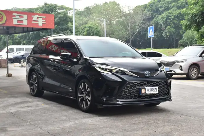 Granvia 2022 Model 2.5L Hybrid Premium Edition – фото 3