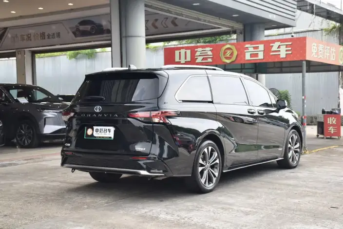 Granvia 2022 Model 2.5L Hybrid Premium Edition – фото 7