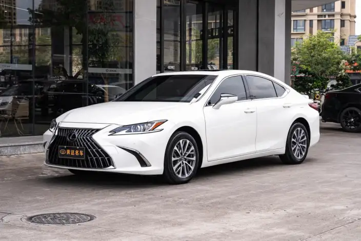 Lexus ES 2022 Model 260 Superior Edition – фото 1