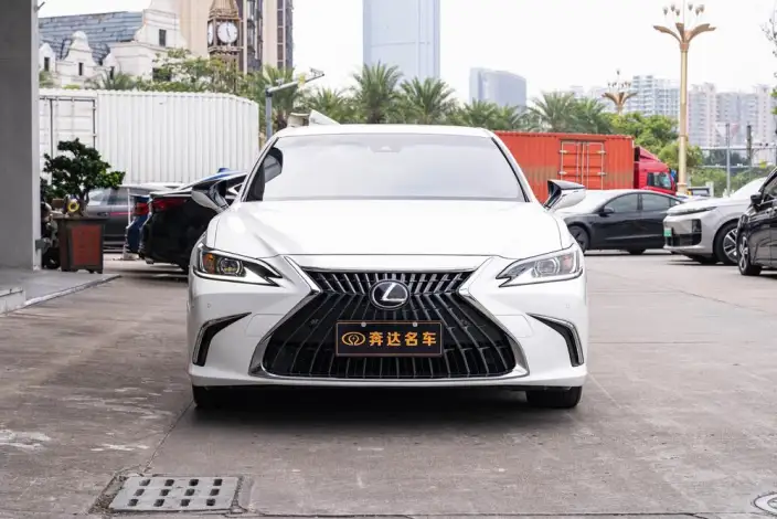 Lexus ES 2022 Model 260 Superior Edition – фото 2
