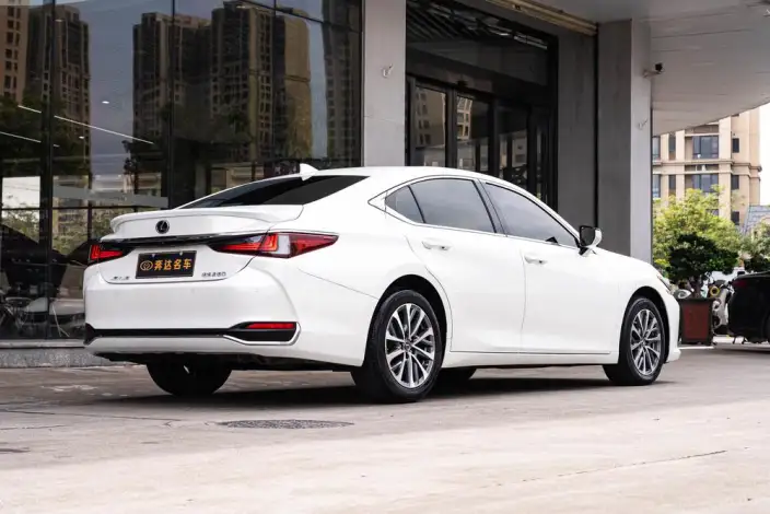Lexus ES 2022 Model 260 Superior Edition – фото 5
